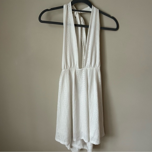 NWOT SHEIN White Plunge V-Neck Eyelet Sleeveless Mini Dress Women’s Size Small - Picture 4 of 9